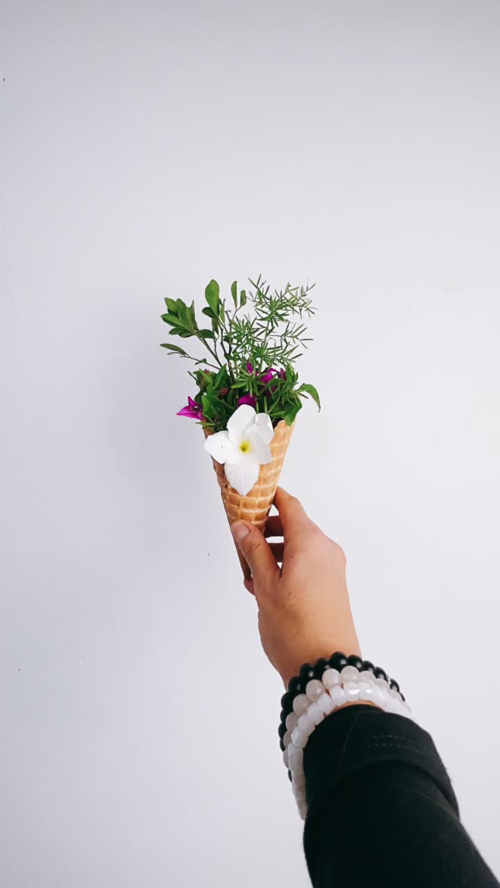 아이스크림 콘 에 있는 꽃