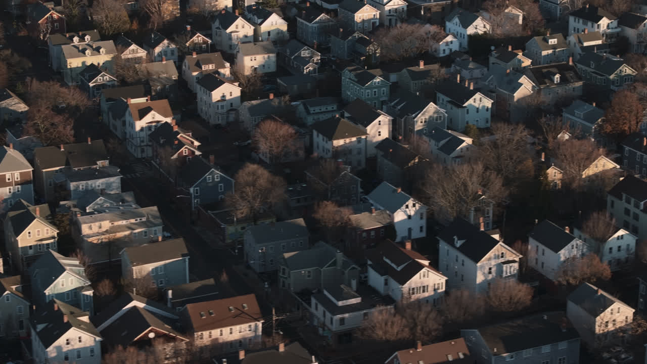 Luftfoto af boliger i Providence, Rhode Island. Optaget en efterårsmorgen