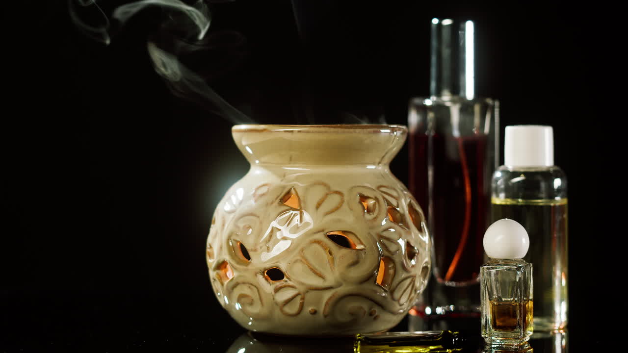 Diffuseur d’aromathérapie avec huiles essentielles et vapeur montante