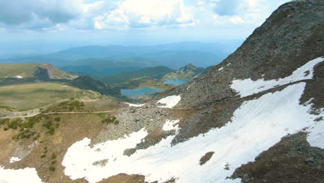 Imágenes-Aéreas-De-Siete-Lagos-De-Rila-En-Bulgaria-En-El-Verano