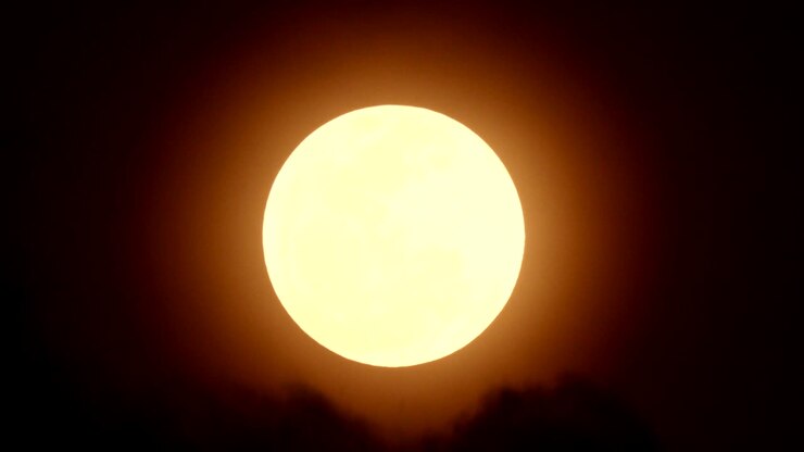 Full moon moving and cloud, Time lapse (Autumnal Equinox) Shoot on 23 Dec 2018