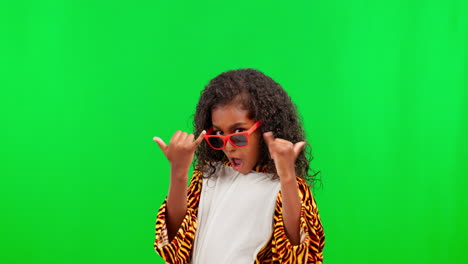 Green-screen,-hands-and-child-with-tiger-costume