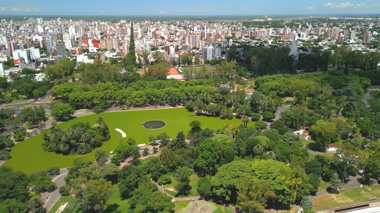 lago de la independencia rosario argentina provincia de santa fe imágenes aéreas con drones de la ciudad vistas del río paraná