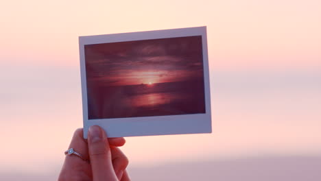 Polaroid,-Bild-Und-Sonnenuntergang-Am-Strand