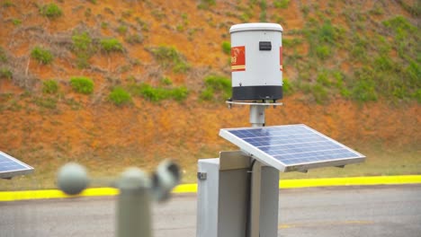 Monitoring-the-wind-with-an-anemometer-at-your-own-weather-station