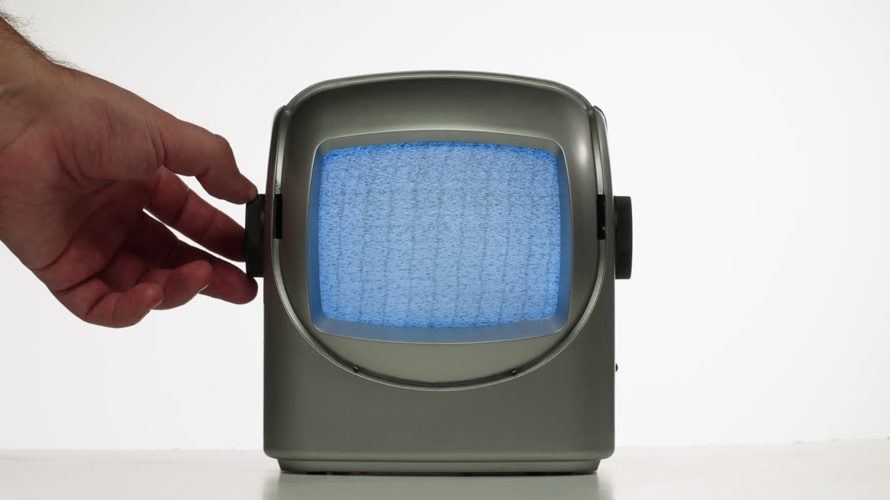 레트로 tv, 노스탈기적인 설정으로 빈티지 tv, 레트로 tv는 화면에 곡물을 표시합니다, 무서운 할로윈 밤 장치, 크로마 키 및 그린 스크린에 좋습니다.