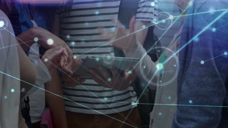 animación de la red de conexiones entre diversos escolares y maestros que utilizan tablets