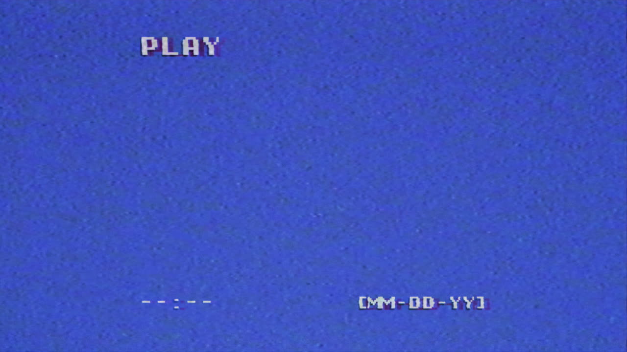 una vieja grabación de cinta vhs, señal analógica con un efecto de distorsión intencional