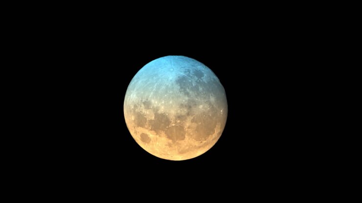 Ciência e Espaço, Close-up da Lua Cheia se Pondo com Detalhes da Superfície