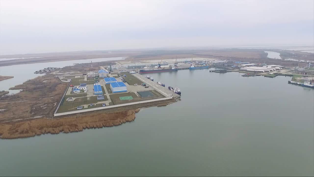 강 항구 의 공중 사진