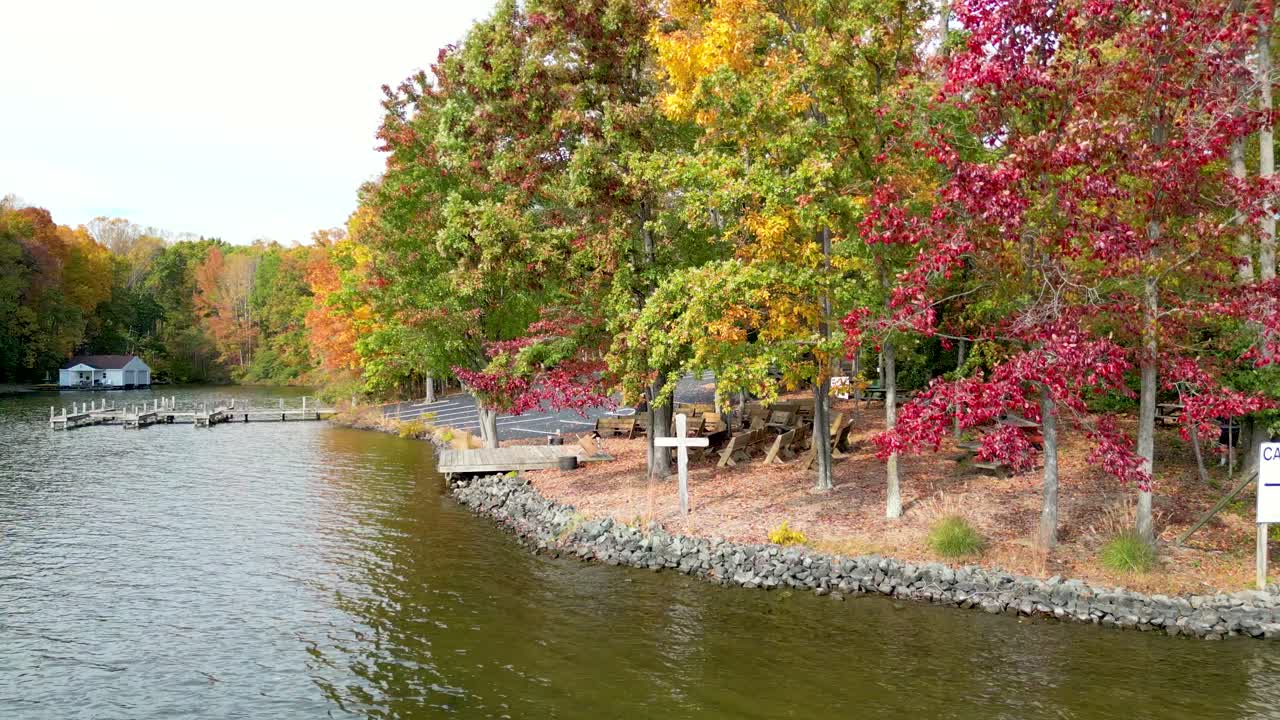A cross at the side of Lake Anna in Virginia