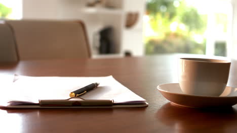 Close-up-view-of-clipboard