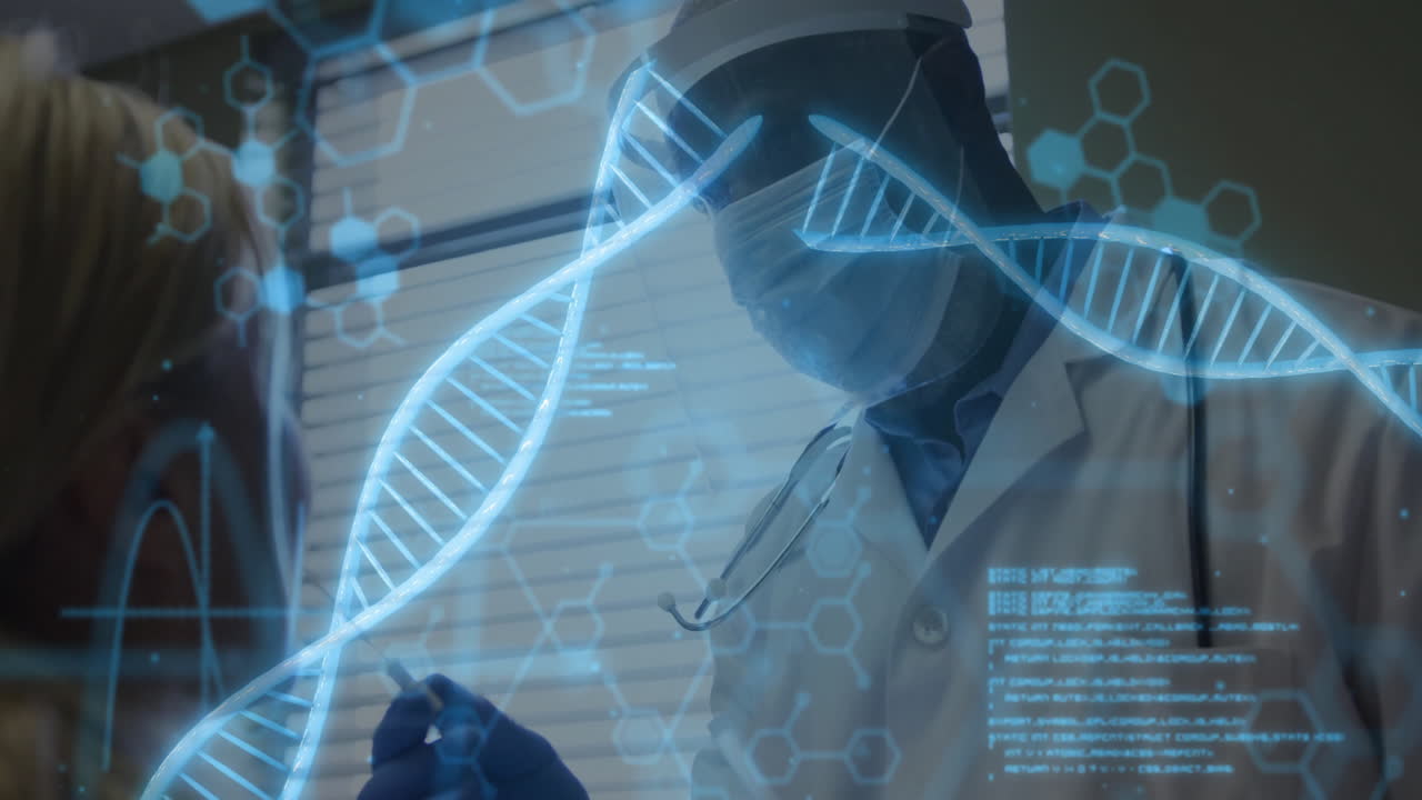 Professionista medico che esamina un paziente con filamento di DNA e animazione sovrapposta di dati