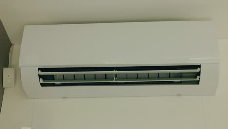 white wall-mounted air conditioner