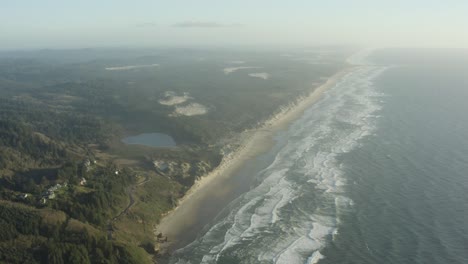 Amplia-Antena-De-La-Costa-De-Oregon-Y-Larga-Playa-De-Arena