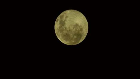 Vollmond-Gefilmt-Mit-600mm-Teleobjektiv-In-4k