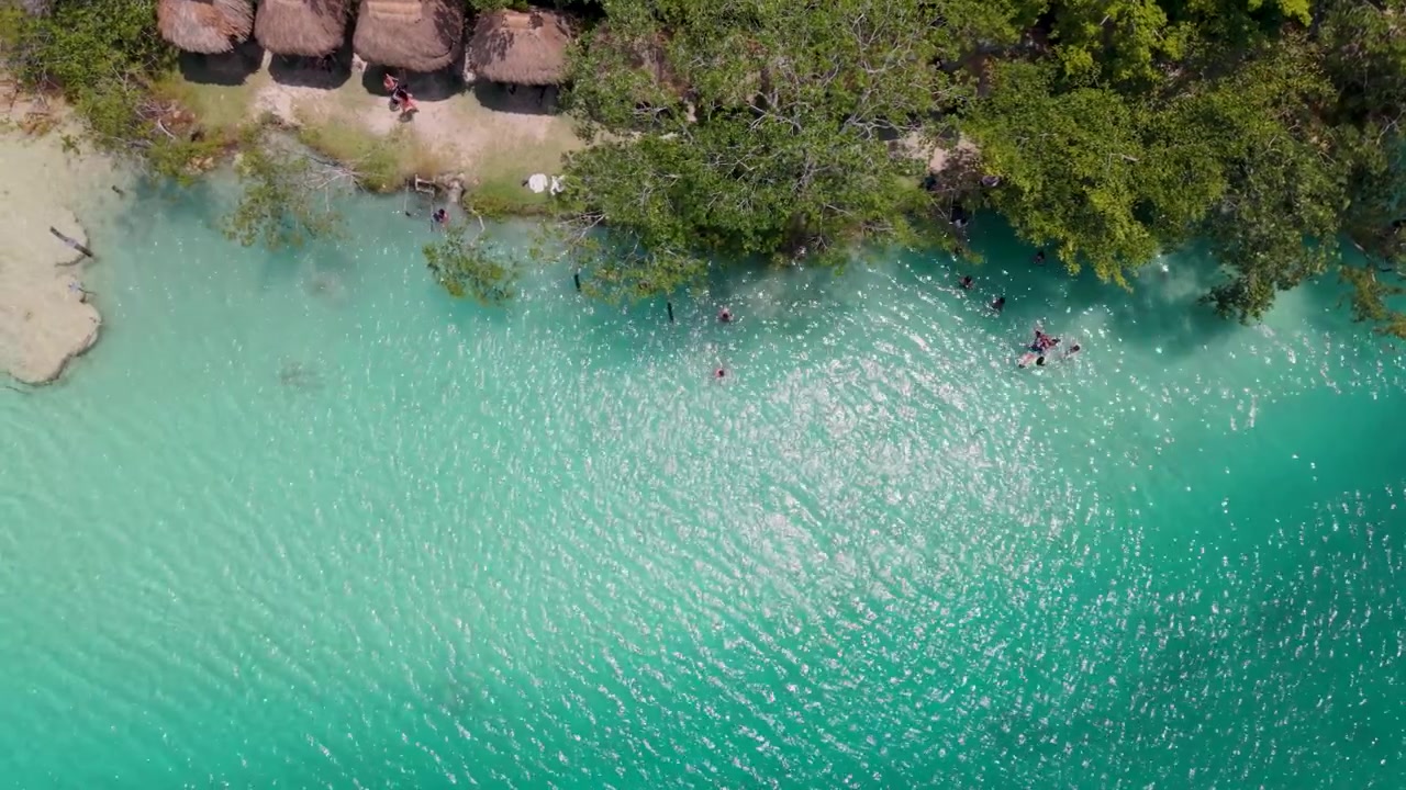 Tropische Seenlandschaft in Bacalar, Quintana Roo