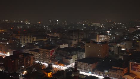 Luftaufnahme-Der-Innenstadt-Von-Karatschi-Am-Abend