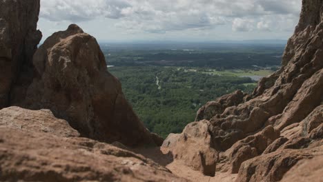 Talblick-Mit-Roten-Felsen