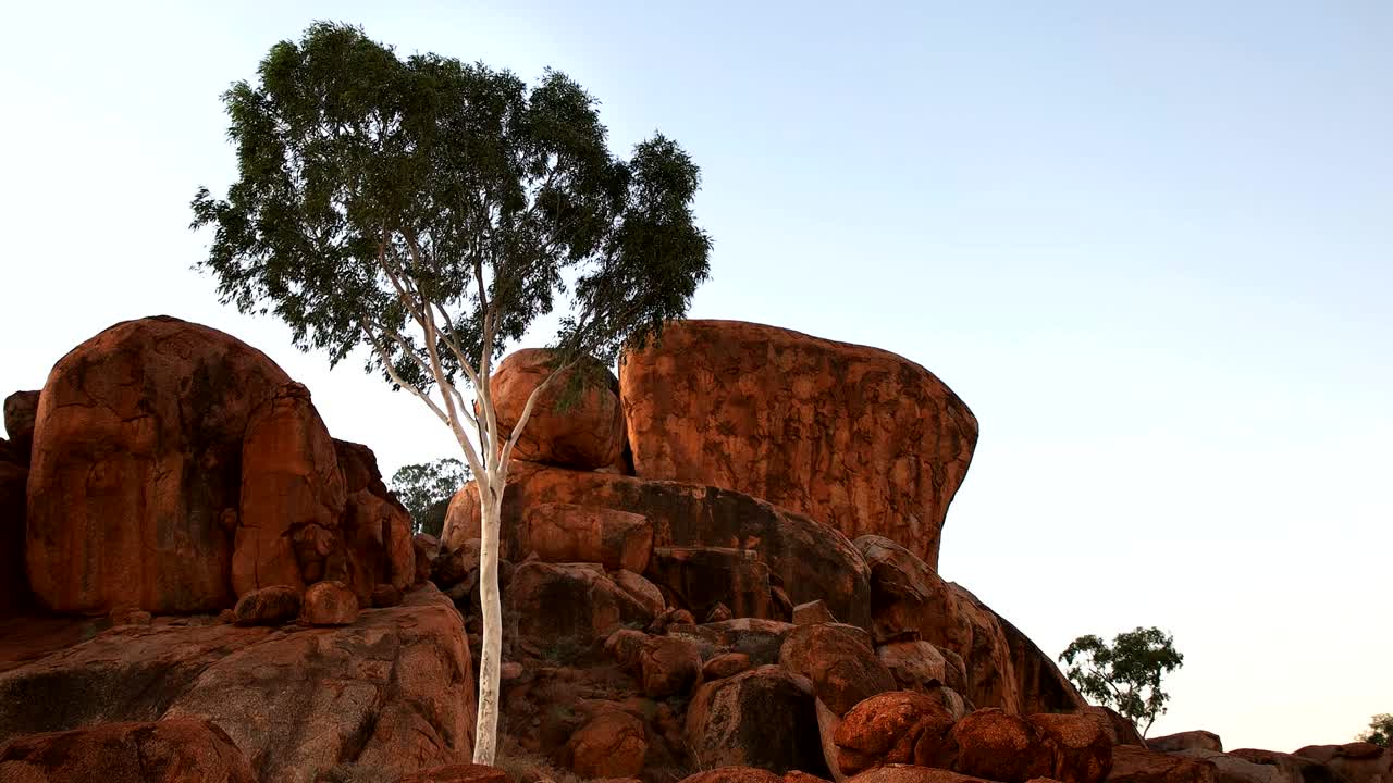 악마의 대리석과 카루 카루와 유령