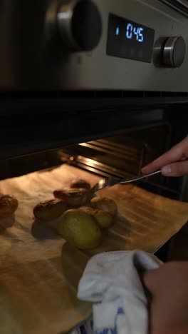 patatas al horno en el horno