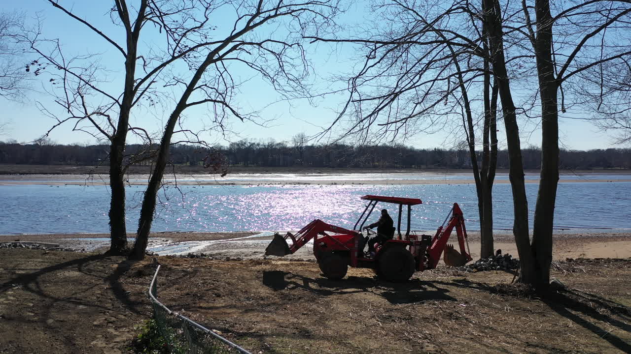 ‎⁨A low angle view of Rancocas Creek on a sunny day