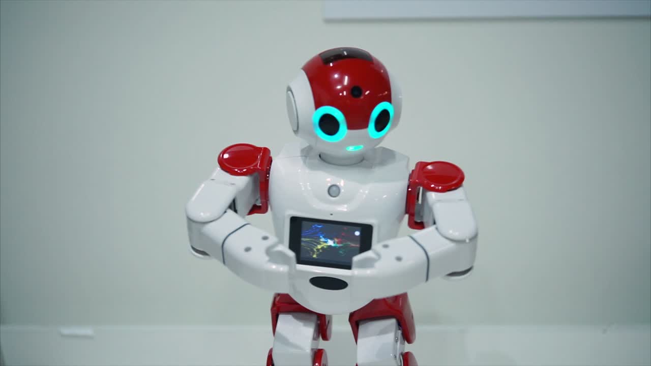Robot rosso e bianco