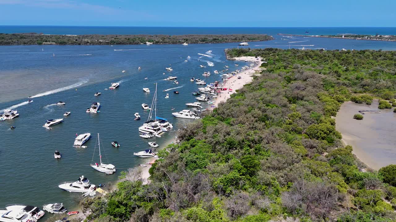 los barcos se reúnen para las festividades del día de australia.