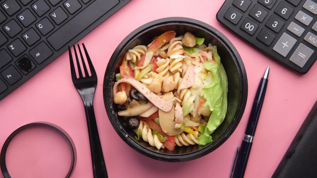 Lunchtime Pasta Salad at the Office