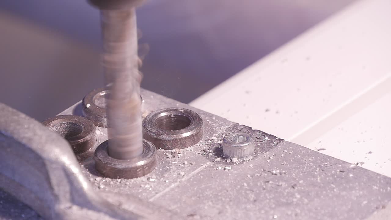 금속에 구을 는 전력 드릴