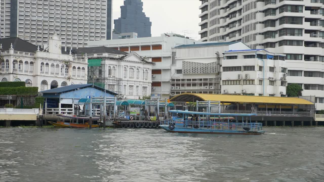 Bangkok River Boat Trip: Chao Phraya River Ferry and City Views