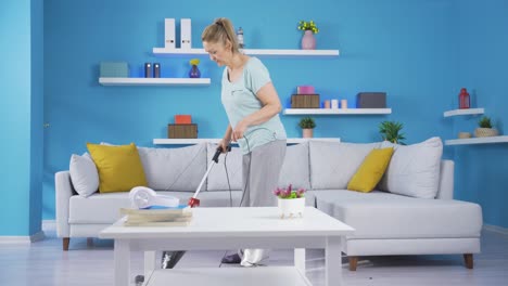 La-Mujer-Barriendo-La-Casa.