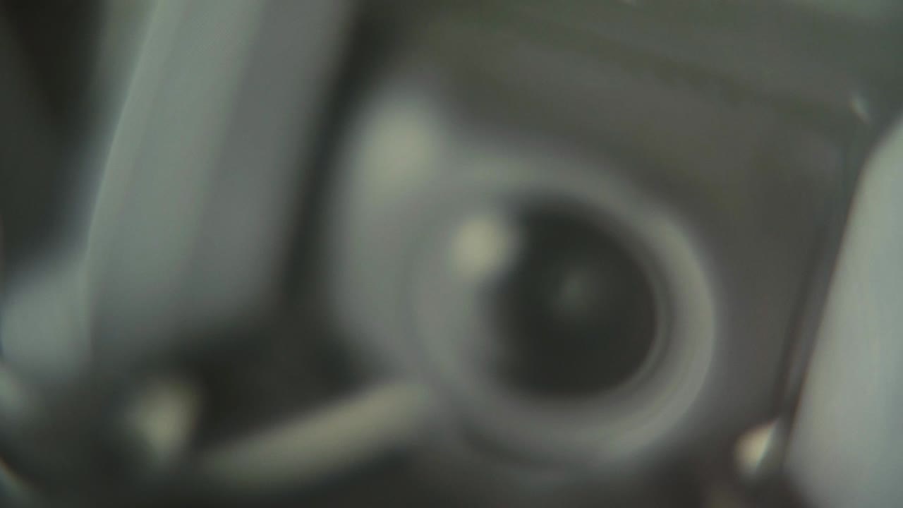 드론 렌즈의 매크로 비디오,  아웃