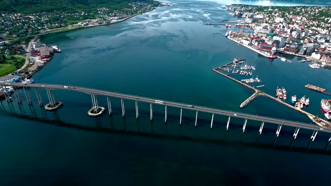 노르웨이 트롬소 시의 다리 항공 영상