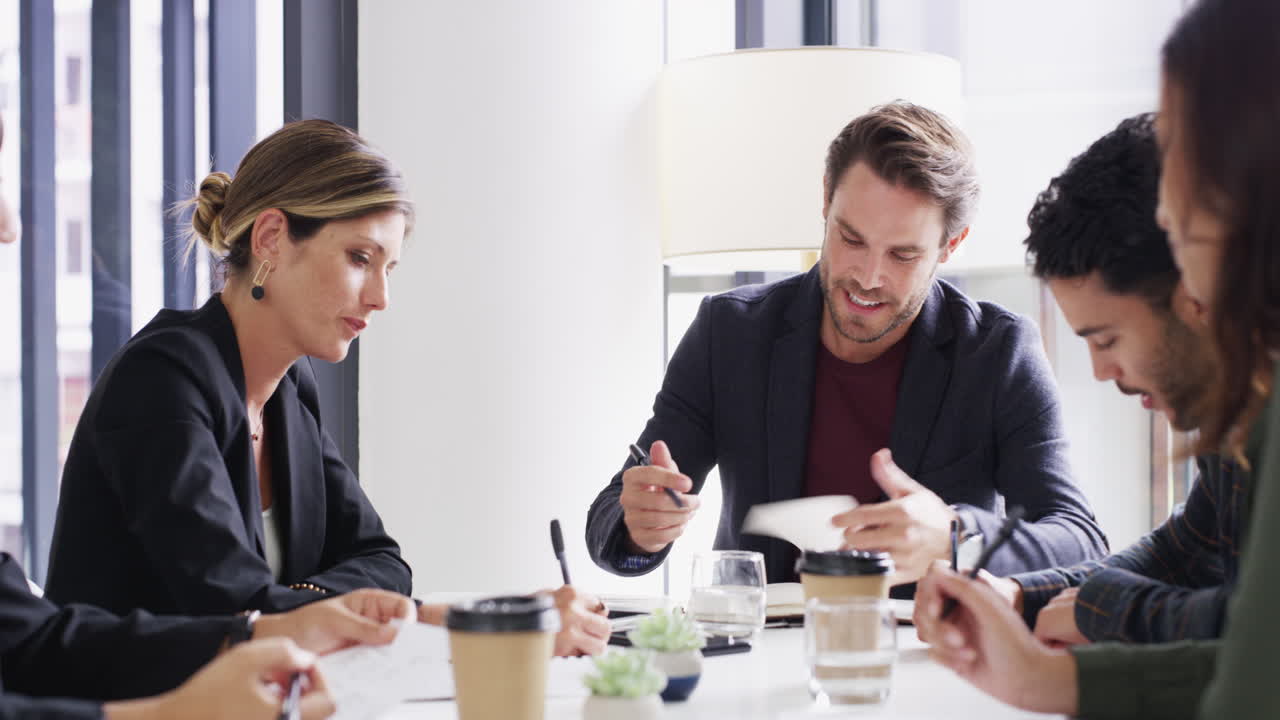 팀으로 비즈니스 운영을 모니터링