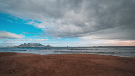 Table Mountain, Moody sky time lapse