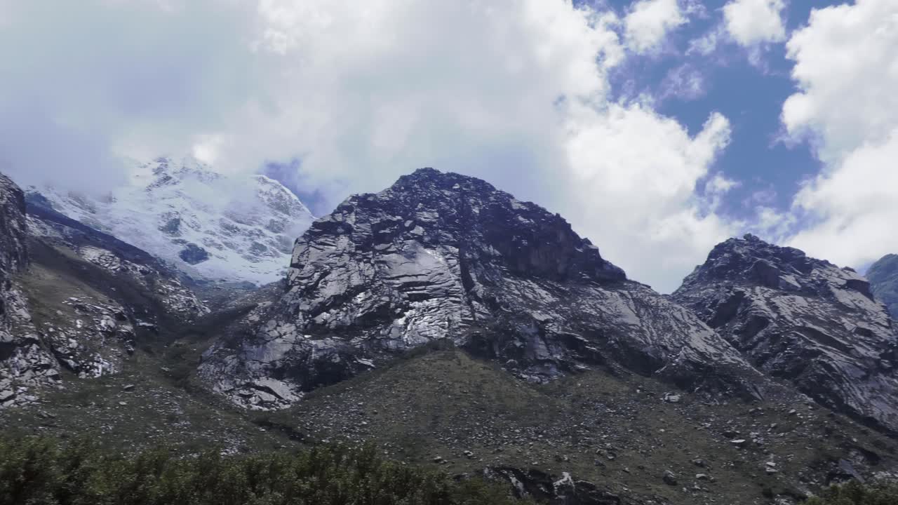 lago llanganuco, nevado huascaran, ancash, peru - uhd