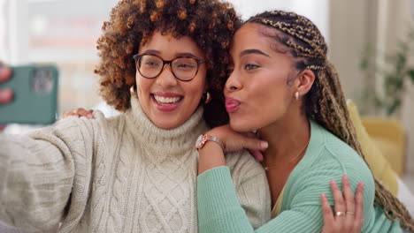 Woman,-friends-and-smile-with-peace-sign