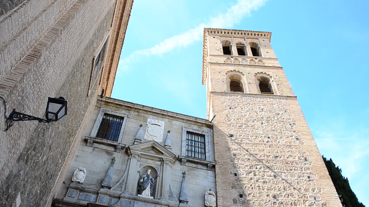 Iglesia de Santo Tome. Toledo, Spagna. Torre mudéjar della Chiesa di Santo Tome nella Città Storica di Toledo. La Città Storica di Toledo è un sito patrimonio dell'umanità UNESCO.