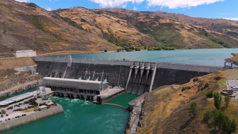 Nueva-Zelanda-Hidroeléctrica-Clyde-Presa-Construida-Sobre-El-Río-Clutha