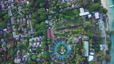 Drohnenschuss-Von-Oben-Nach-Unten,-Der-über-Gili-Air-Fliegt