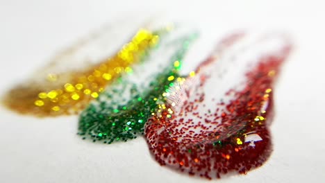 Variable-Beleuchtung-Auf-Gelb,-Grün-Und-Rot-Glitzernden-Flecken