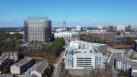 Drone-shot-of-buildings-in-Vinings-in-Atlanta,-Georgia