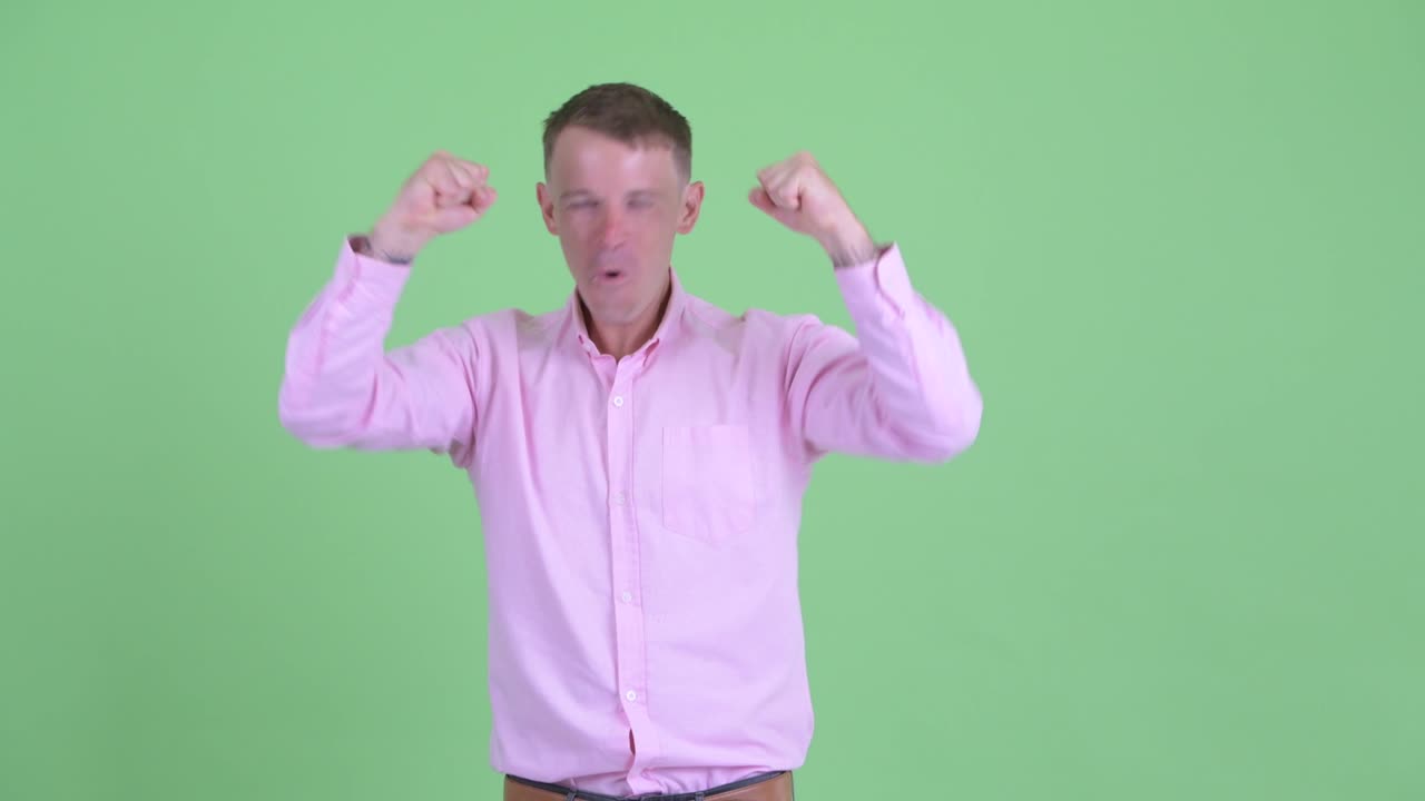 분홍색 셔츠를 입은 사업가 초상화