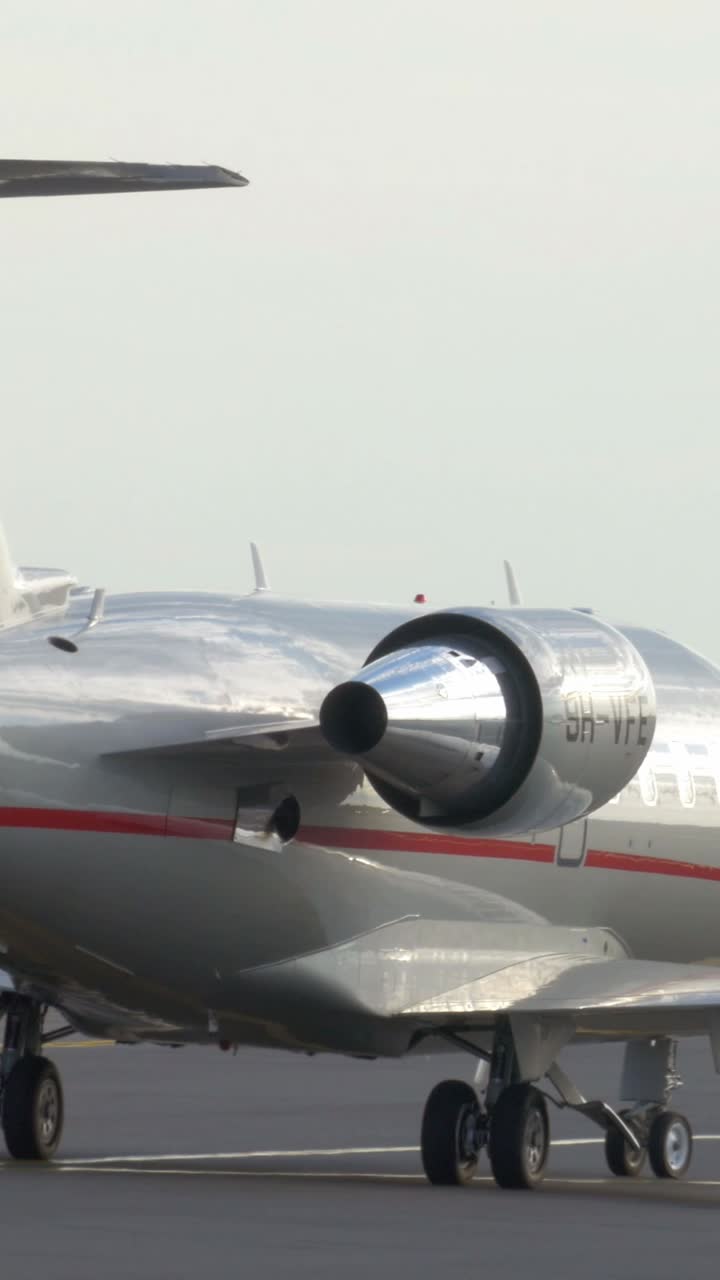avión privado en el aeropuerto