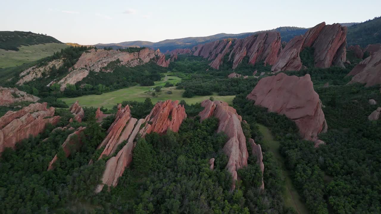 리틀턴 (littleton, co) 의 부드러운 침식된 모래암 암석 형성