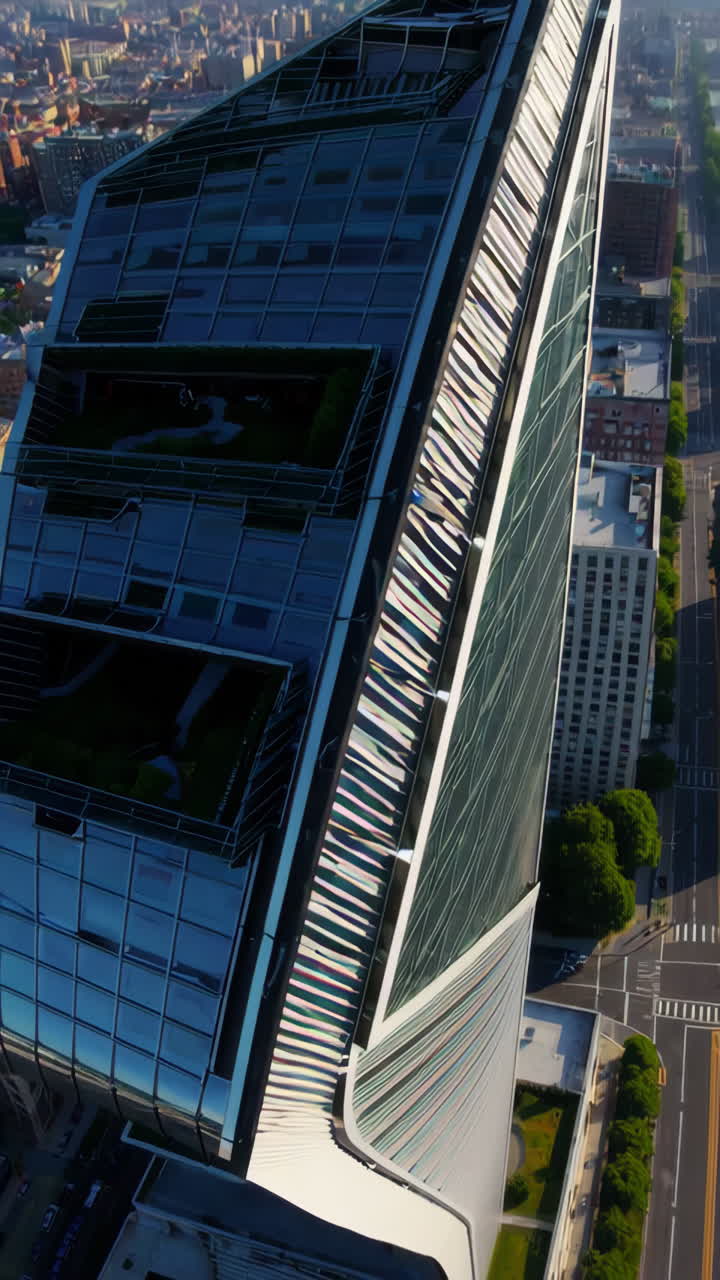 rascacielos moderno en un entorno urbano