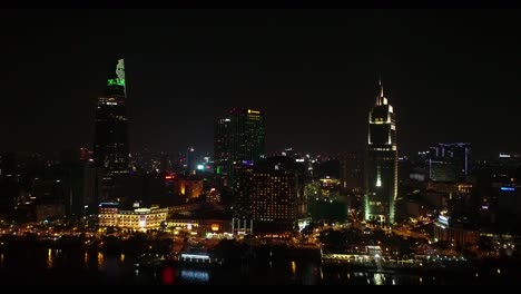 Una-Vista-De-La-Ciudad-De-Ho-Chi-Minh-En-La-Noche,-Una-Ciudad-Económica-Líder-En-Vietnam