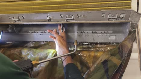limpieza y mantenimiento de una unidad de aire acondicionado