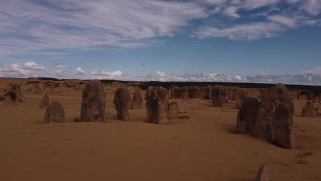 Los-Pináculos-Son-Formaciones-De-Piedra-Caliza-Dentro-Del-Parque-Nacional-Nambung-En-El-Oeste-De-Australia